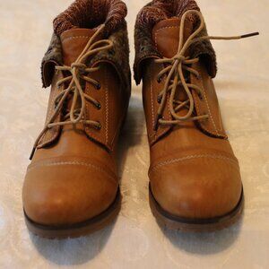 Moda Chics Fashion Boots Light Brown, Button Down Sides Lace Up Size 9